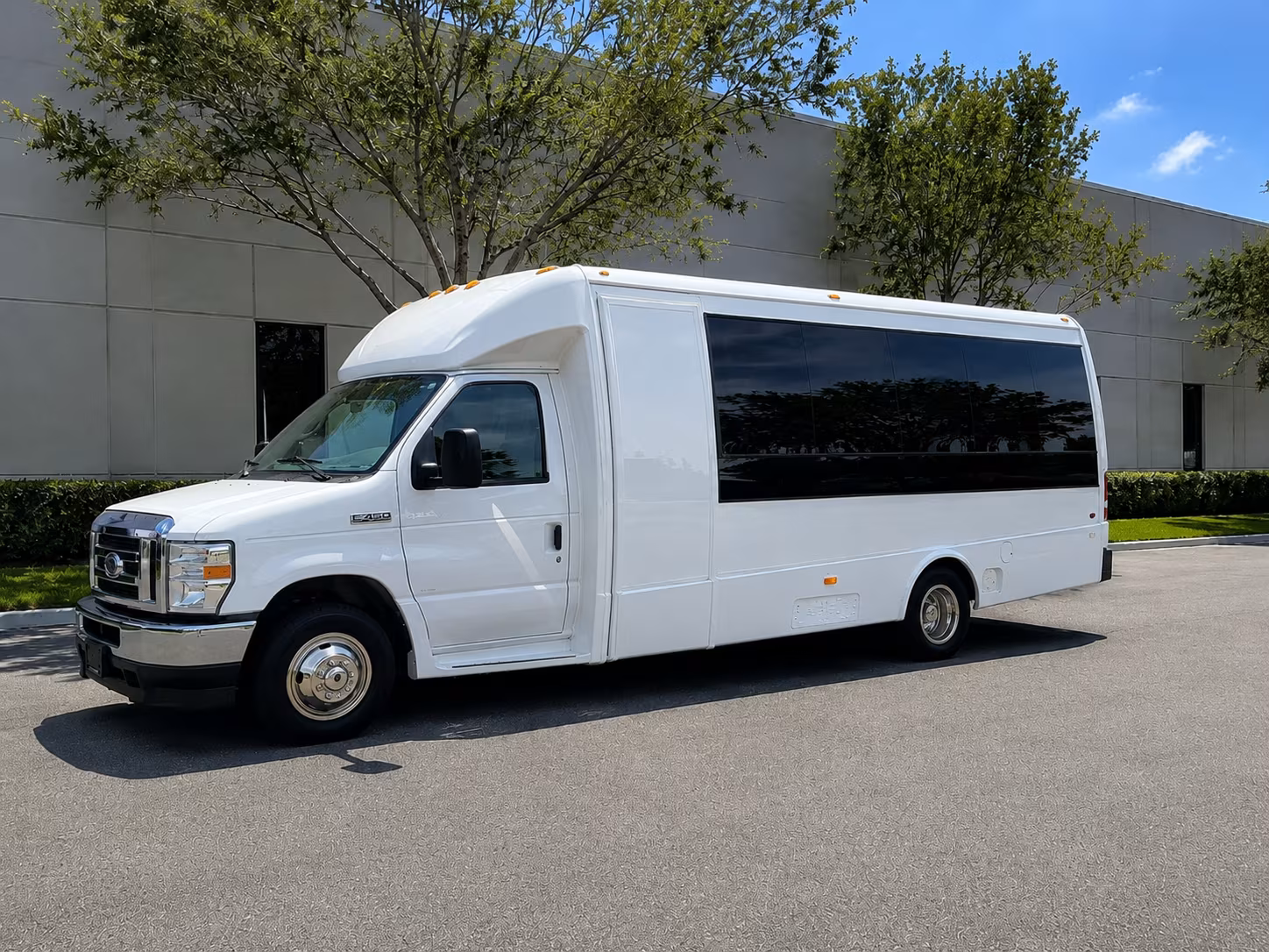 Omaha Wedding Transportation & Shuttle Service